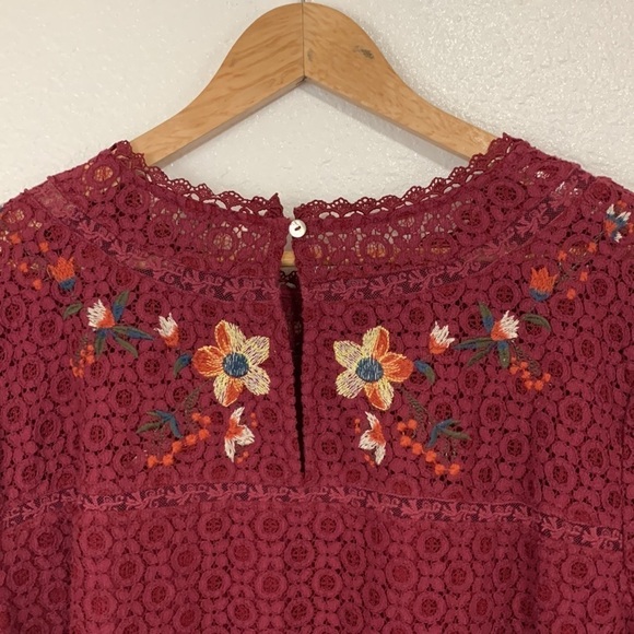 Umgee Burgundy Lace Floral Embroidered Lined Lace Blouse Size 1X NWT - Picture 6 of 7